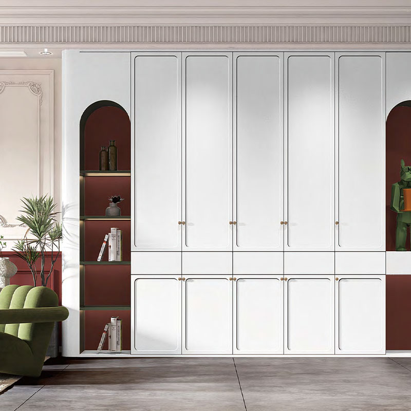 Armoire et rangement dans la chambre 